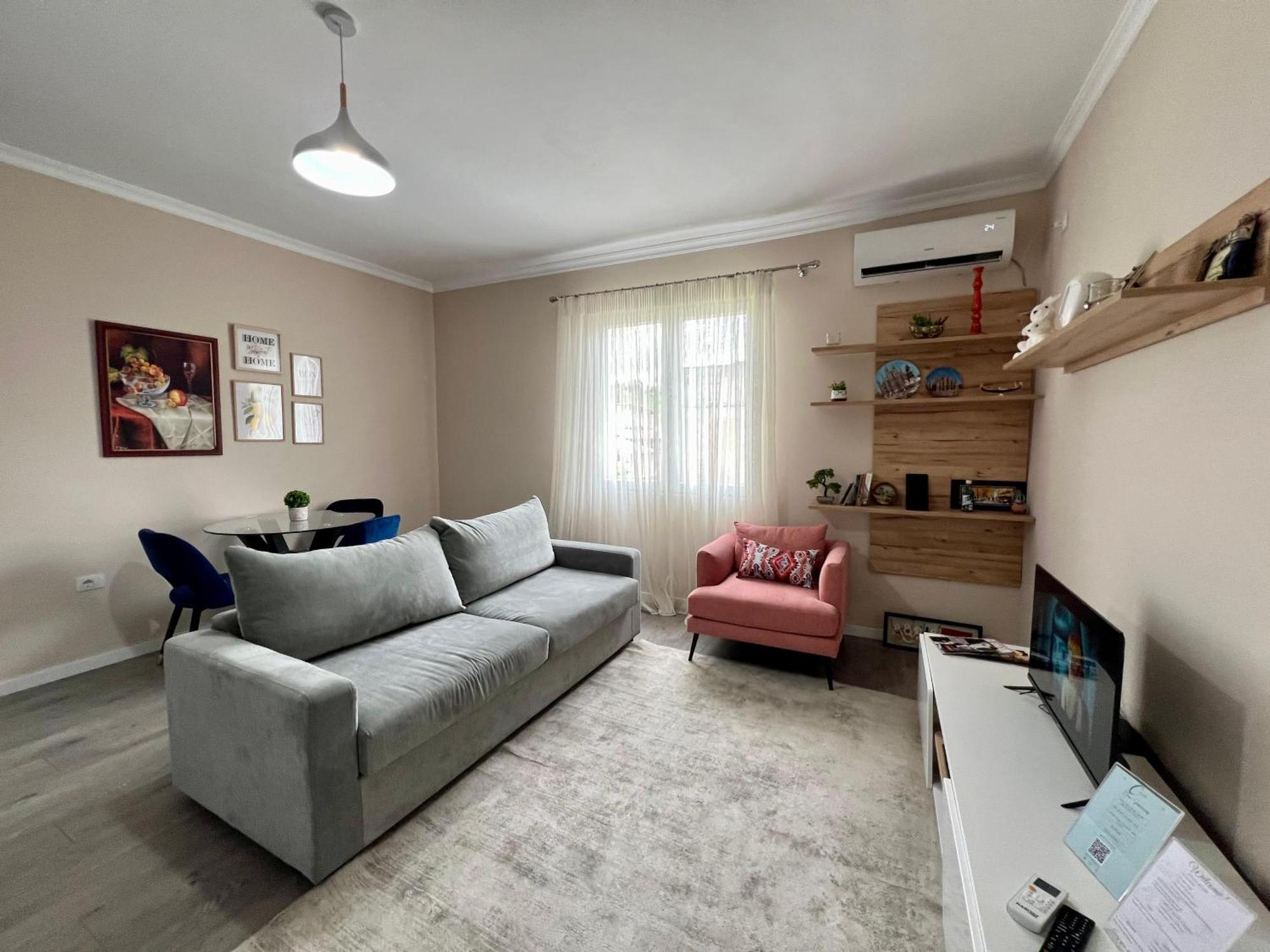 Cozy Flat Near Air Albania Stadium 1 Tirana Exterior photo